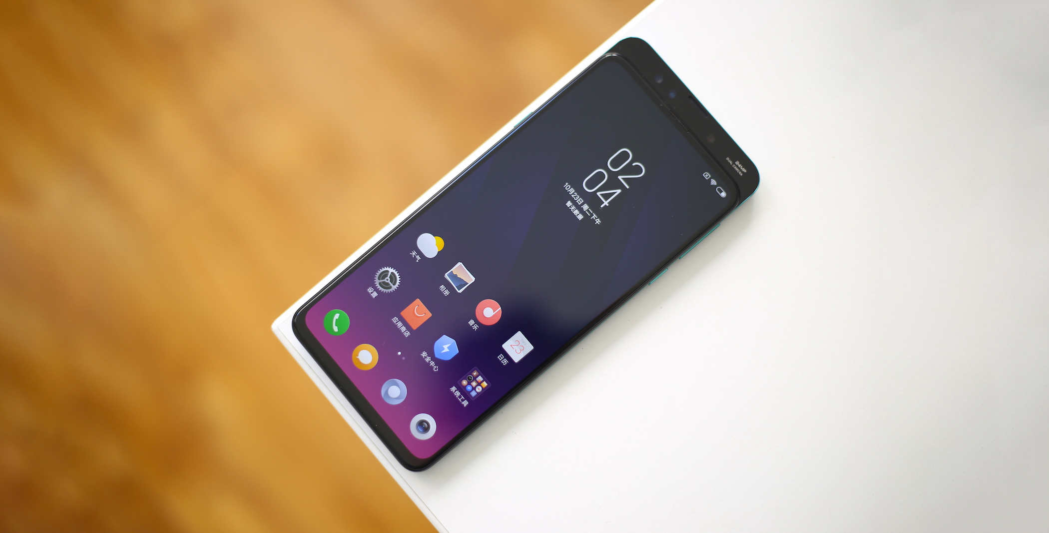 Trên tay Xiaomi Mi MIX 3: Thiết kế trượt độc đáo, màn hình viền siêu mỏng, giá từ 11 triệu đồng