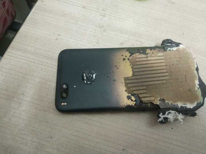Xiaomi Mi A1 bất ngờ bị phát nổ khi đang sạc