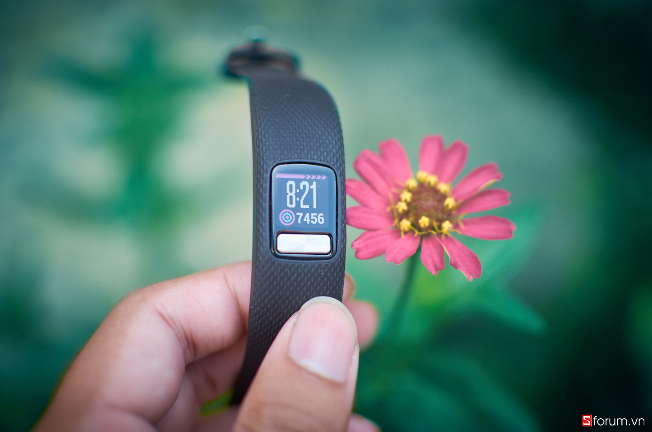 Đánh giá Garmin vivofit 4: Smartwatch theo dõi sức khỏe cơ bản của Garmin