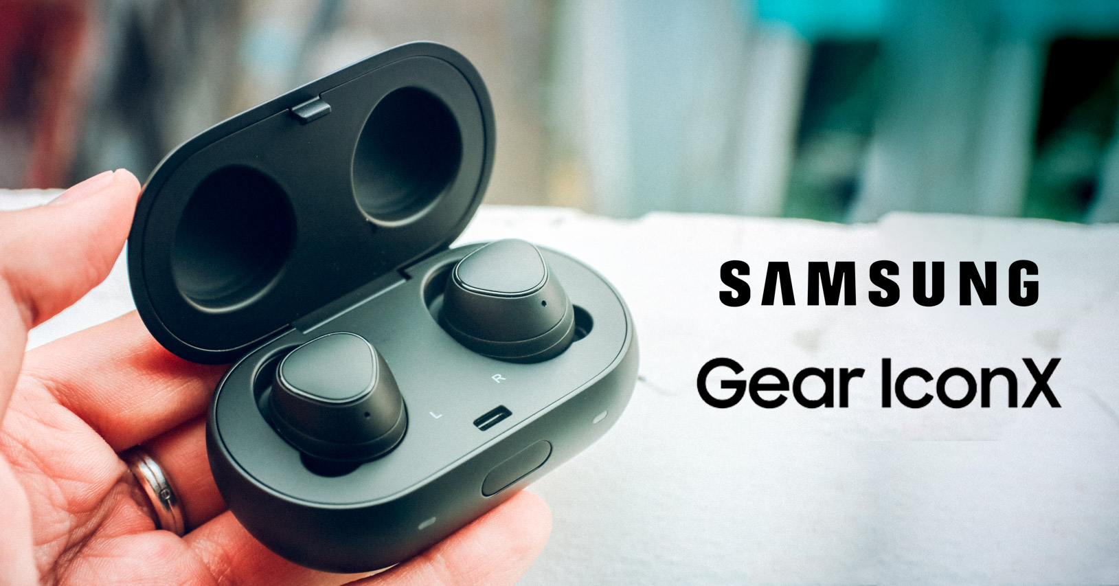 Trên tay Gear IconX (2018): Thiết kế nhỏ gọn, hỗ trợ theo dõi sức khỏe, pin khá "trâu", giá 4.99 triệu