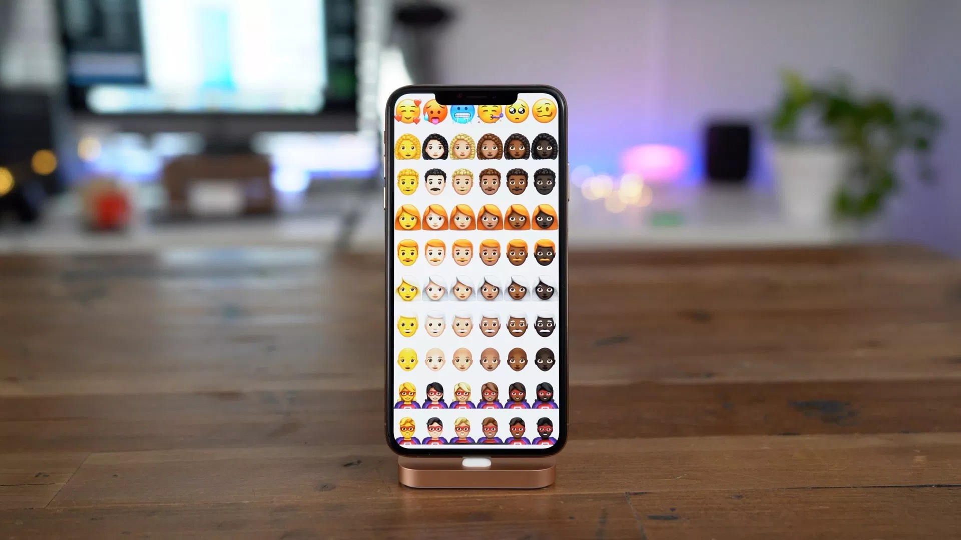 Apple đã khóa sign iOS 12.0.1, không thể hạ cấp từ iOS 12.1 được nữa