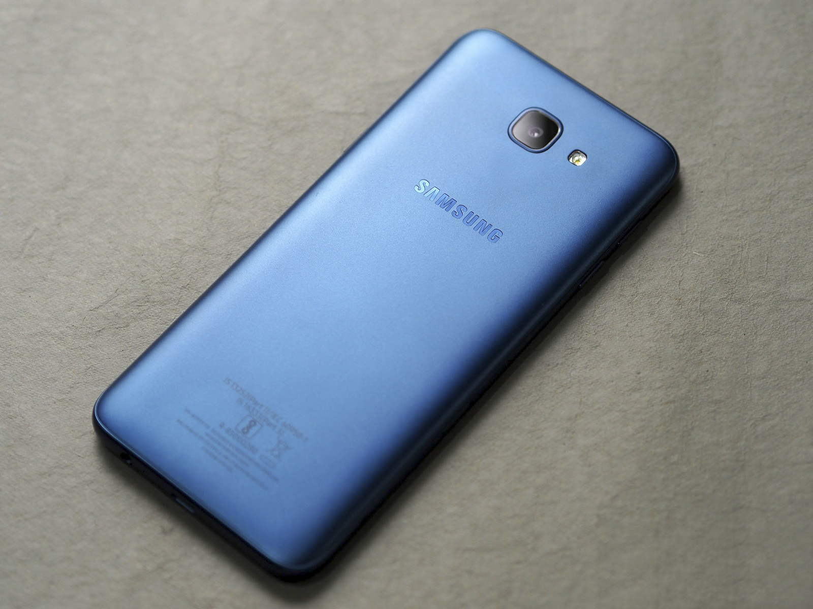 Galaxy J2 Core và J4 Core ra mắt tại VN: RAM 1GB, chạy Android Go, giá từ 2.39 triệu đồng