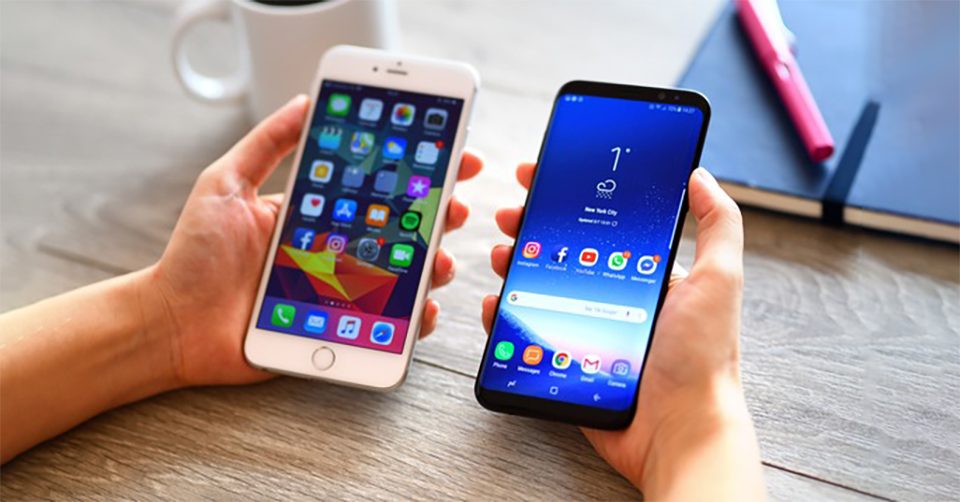 Apple và Samsung đang dẫn đầu thị trường smartphone cao cấp