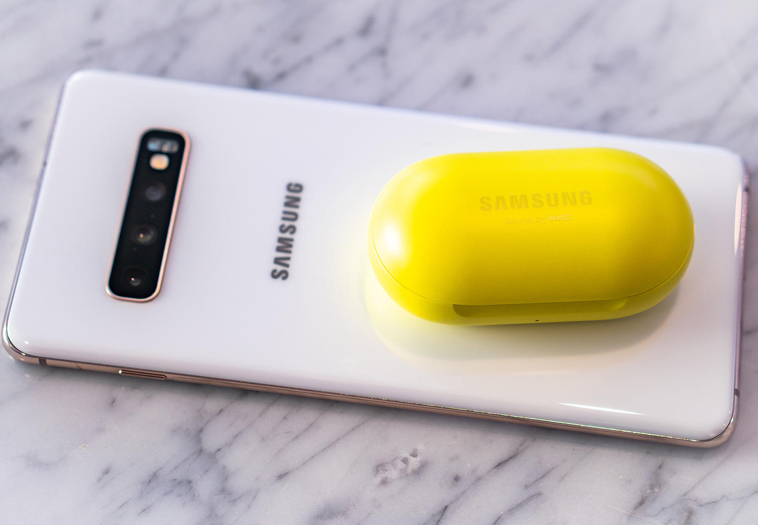 Tìm hiểu về PowerShare, công nghệ biến Galaxy S10 thành "sạc dự phòng không dây" trong tích tắc