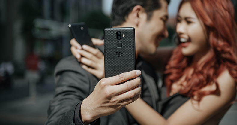 BlackBerry Evolve ra mắt tại VN: Thiết kế sang trọng, tối ưu bảo mật, giá 7.990.000 đồng