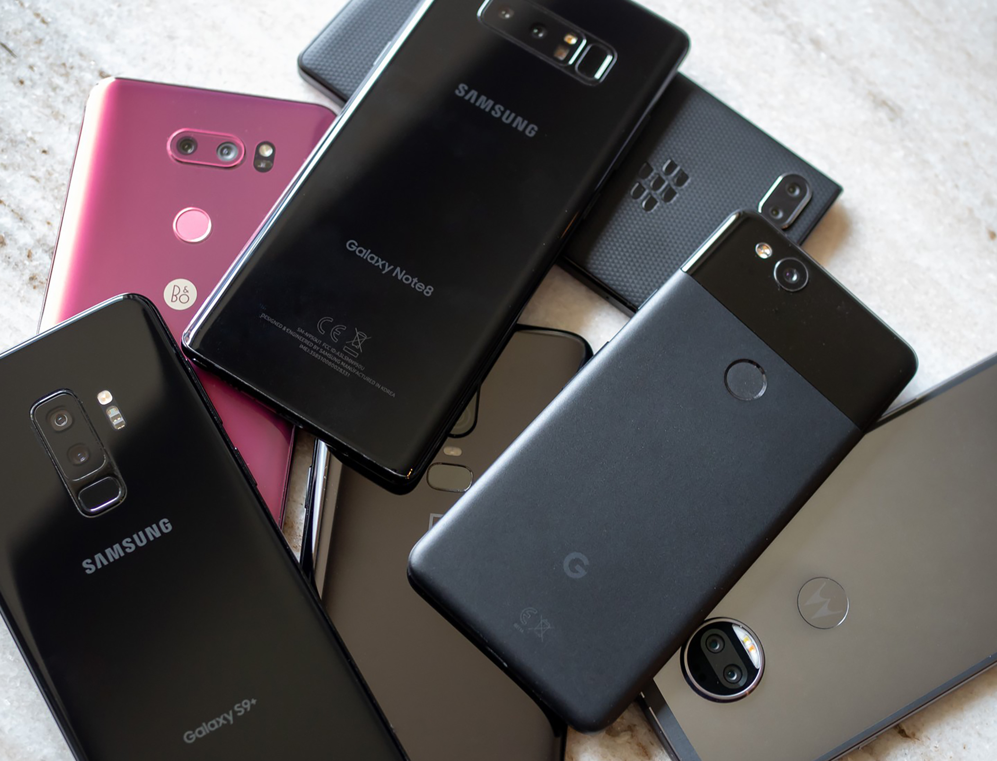 Có phải người dùng đang dần thờ ơ với các mẫu smartphone cao cấp mới ra mắt?
