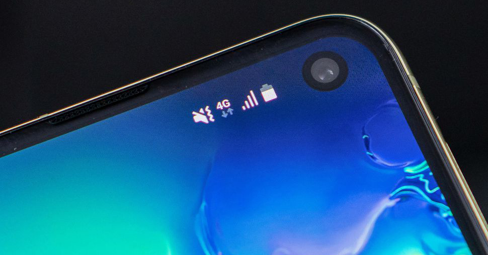Galaxy S10 có thể ẩn đi "lỗ đục", nhưng ẩn xong trông không khác gì Bphone 3