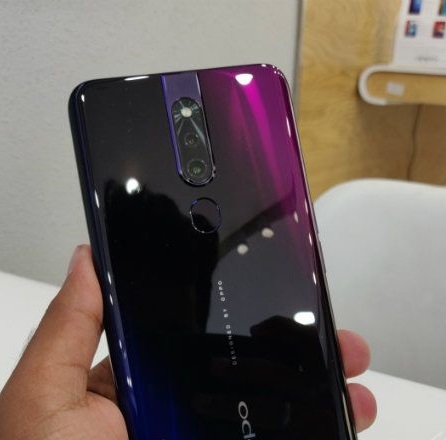 OPPO F11 Pro lộ ảnh thực tế với thiết kế ấn tượng, không tai thỏ, không nốt ruồi