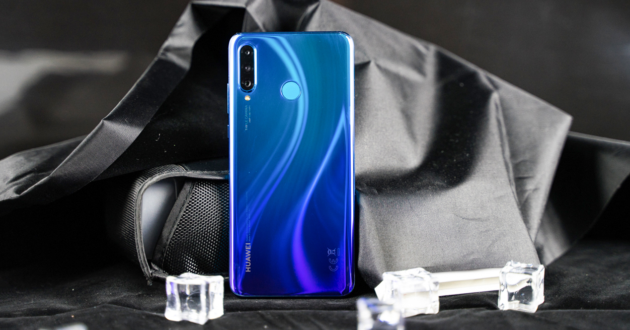 Trên tay P30 Lite chính hãng: Màn hình giọt nước, 3 camera sau, 6GB RAM, giá 7.49 triệu