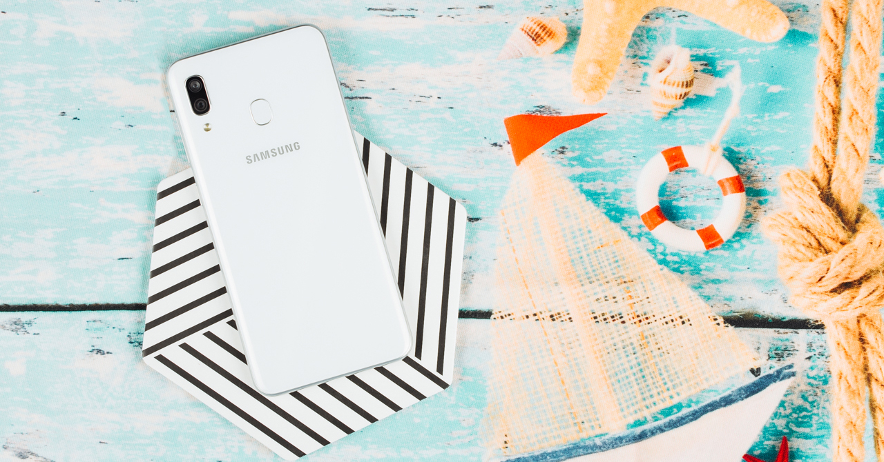 Trên tay Galaxy A30 chính hãng: Bản tình ca hoàn thiện của Galaxy M20