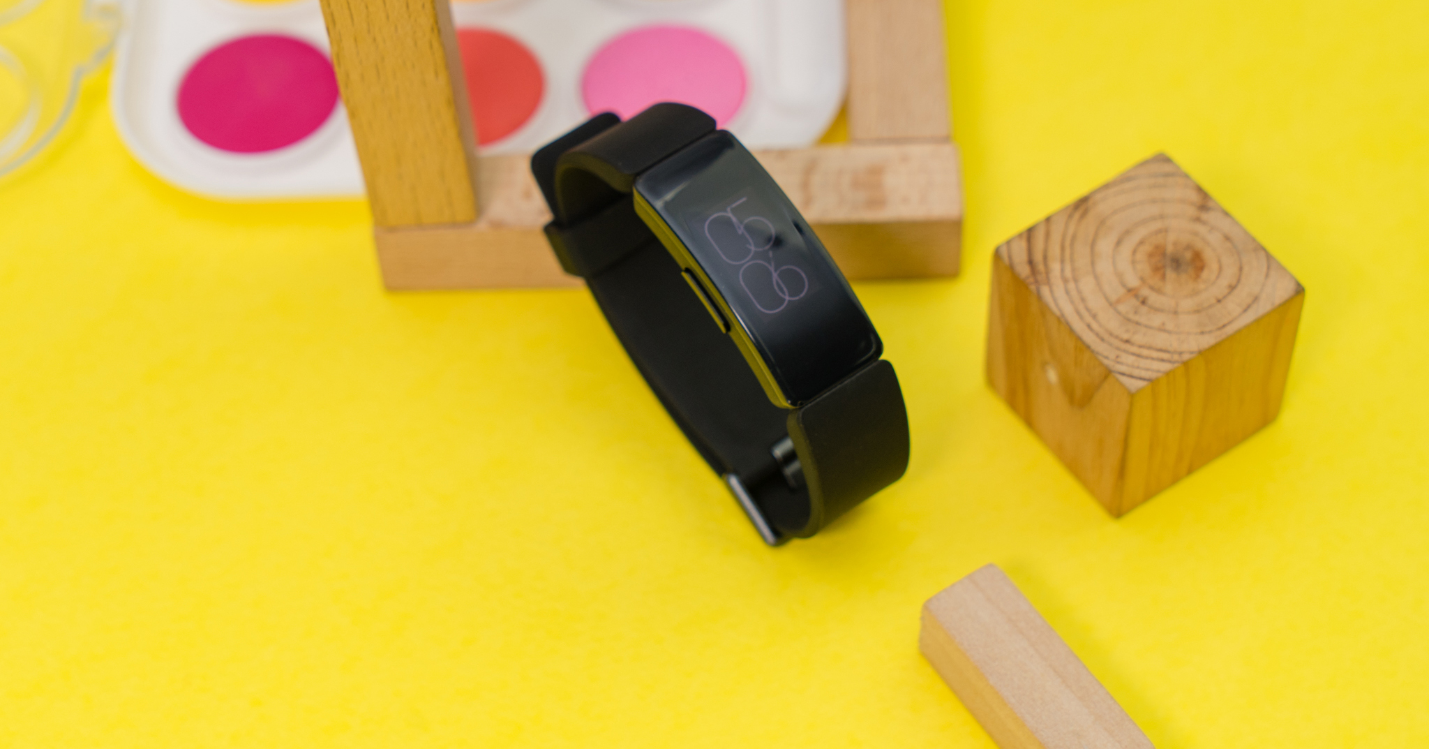 Trên tay Fitbit Inspire HR: Vòng đeo tay thông minh tự động theo dõi nhịp tim