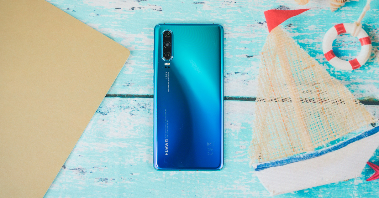 Mở hộp Huawei P30 chính hãng: Nhỏ gọn và dễ cầm hơn P30 Pro, 3 camera, hiệu năng mạnh tương đương