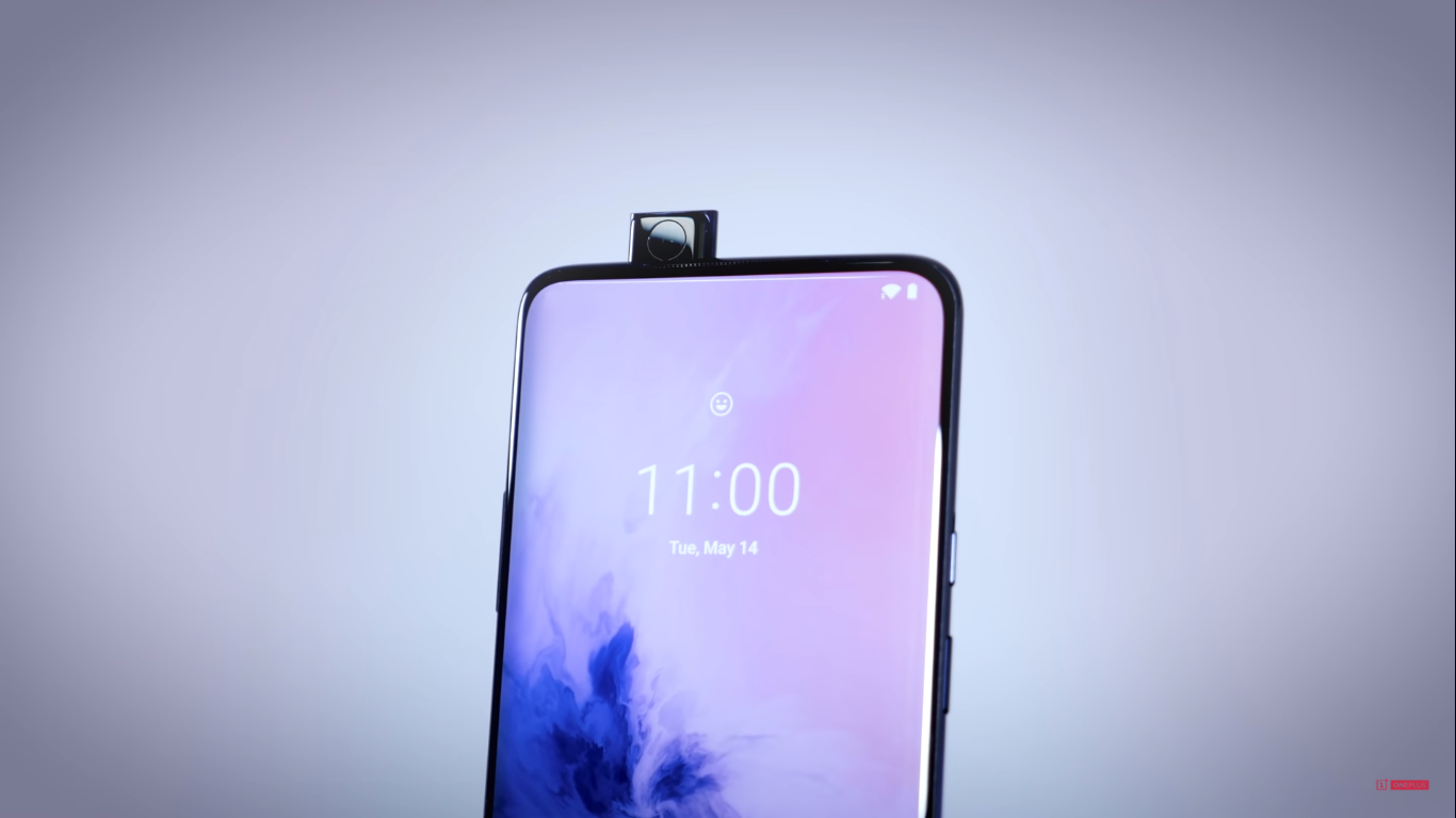 Camera pop-up của OnePlus 7 Pro có thể khui nắp chai bia một cách dễ dàng