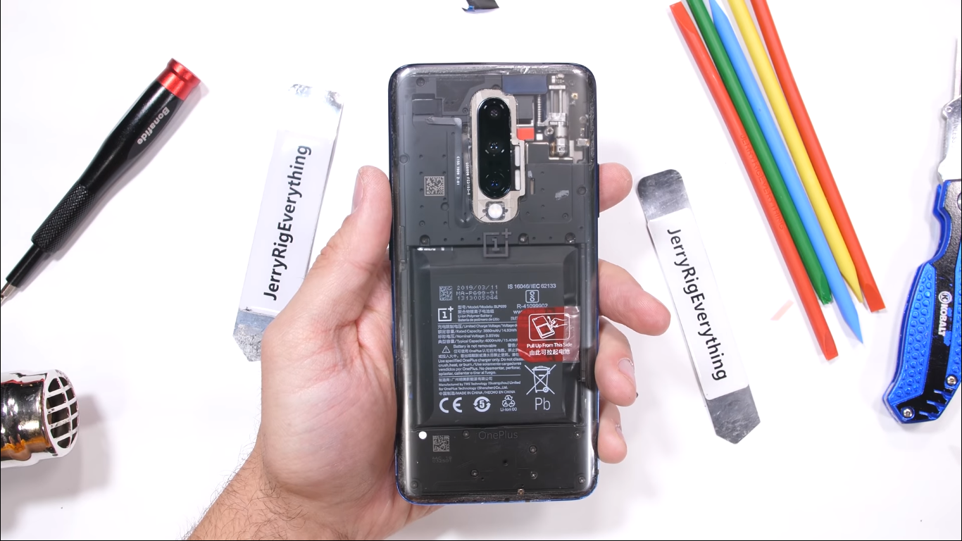 Tự chế OnePlus 7 Pro với mặt lưng trong suốt để soi camera "thò thụt" cực độc đáo