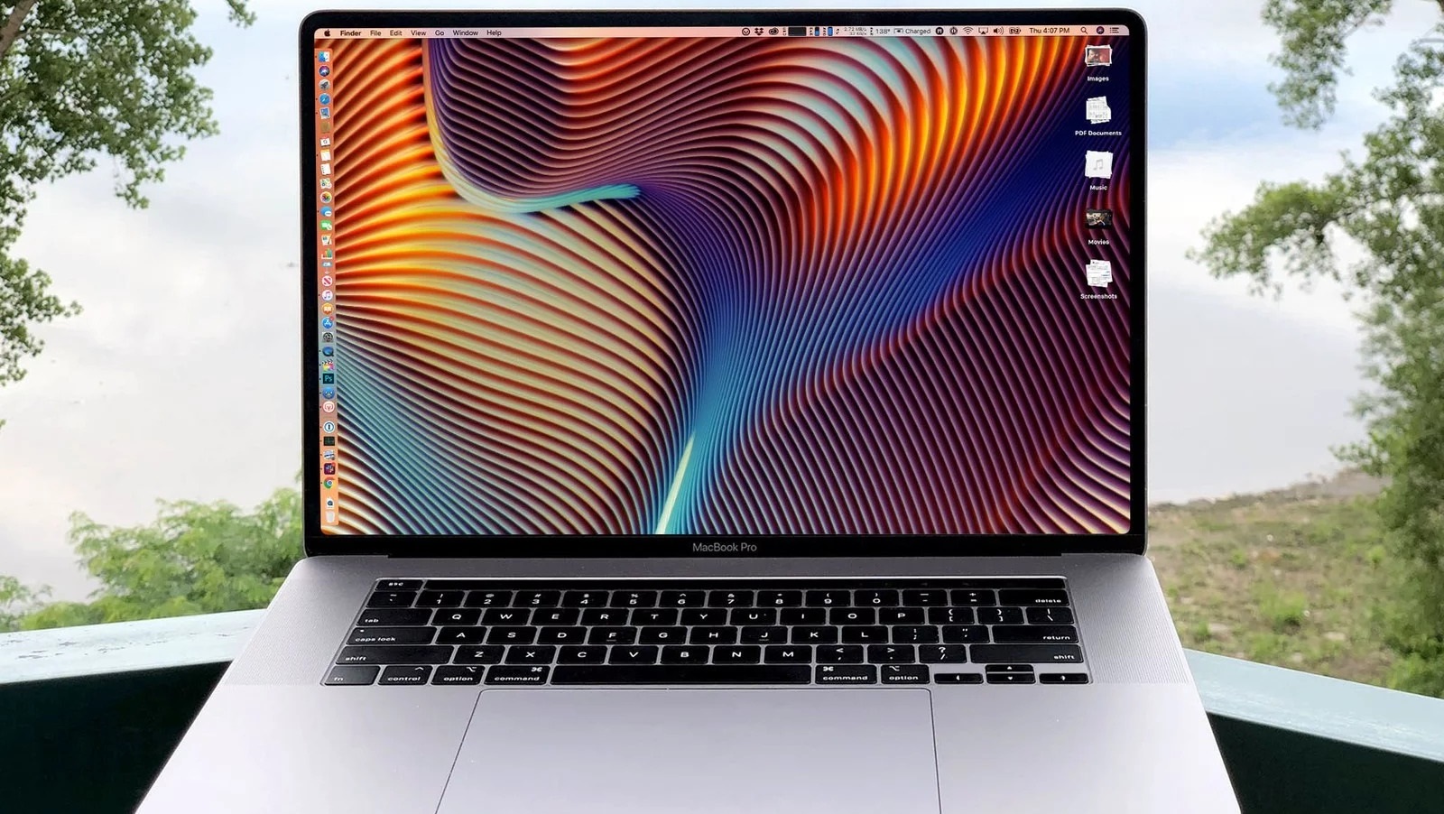 MacBook Pro 16 inch và iPad Pro 11 inch sẽ dùng màn hình OLED của Samsung