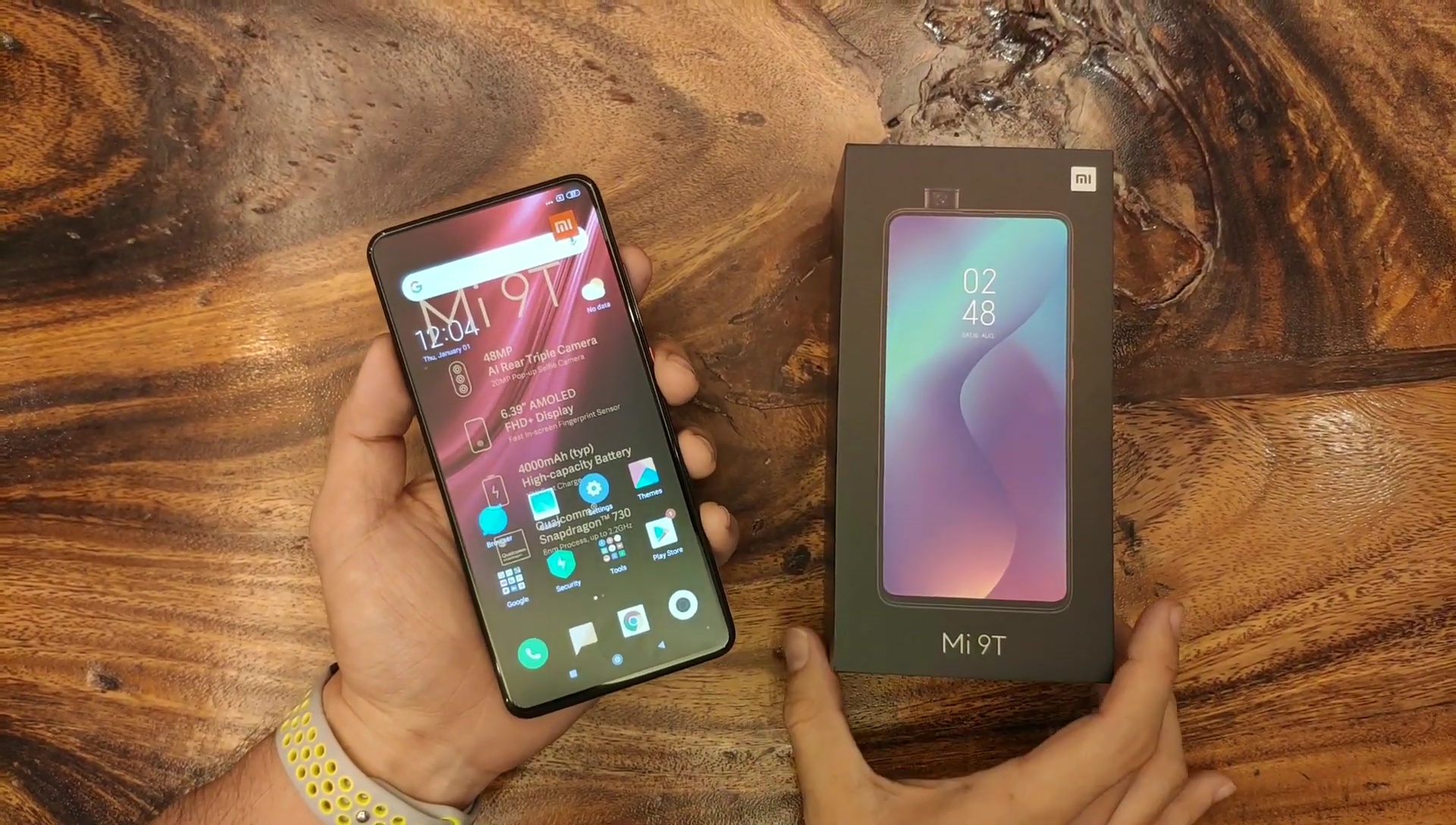 Mở hộp Xiaomi Mi 9T trước ngày ra mắt: Màn hình AMOLED không viền, Snapdragon 730, camera selfie thò thụt