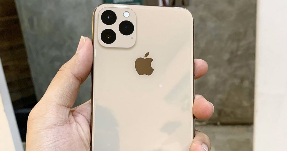 iPhone XI lần đầu lộ ảnh thực tế với bản màu Gold, cùng hệ thống 3 camera sau “xấu xí”...?
