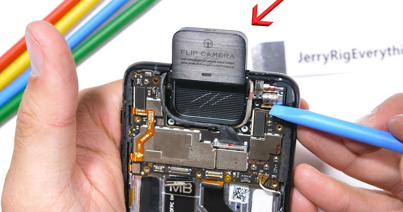 “Mổ bụng” ASUS Zenfone 6: Khám phá cơ chế đầy thú vị của camera xoay lật