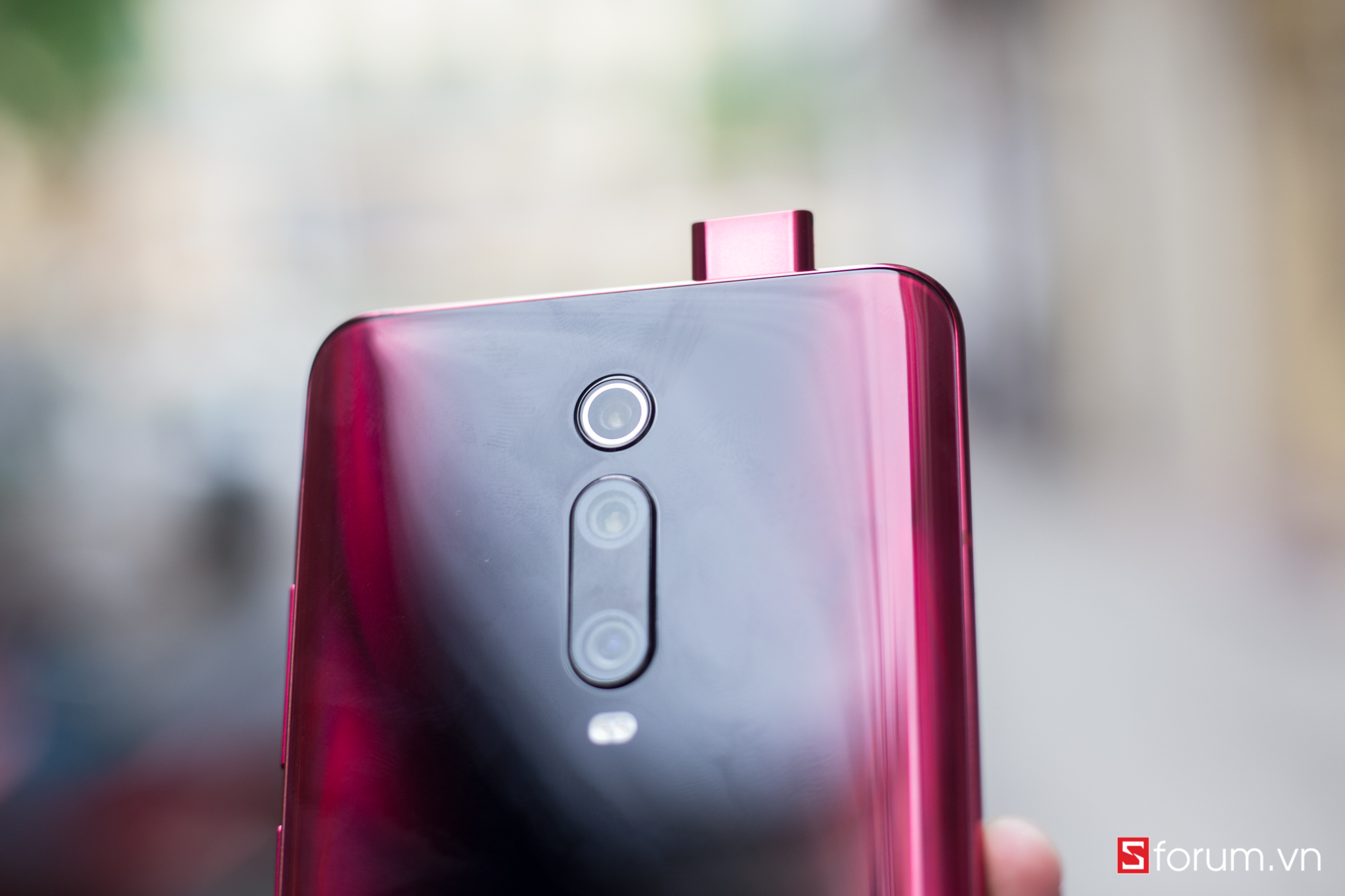 Xiaomi tuyên bố camera pop up của Redmi K20 có thể "thò ra thụt vào" 300,000 lần