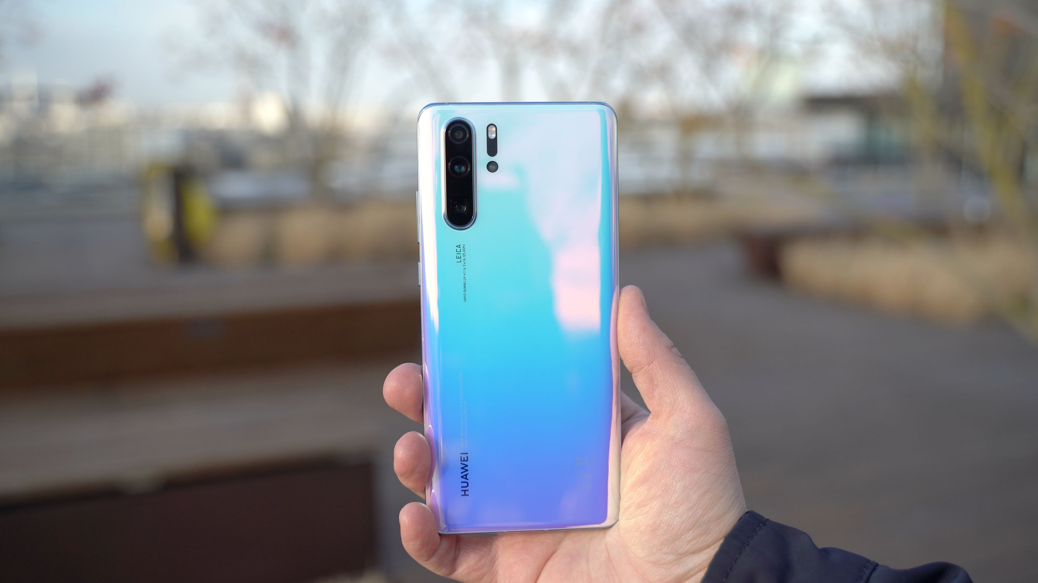 Smartphone Huawei giảm giá cực shock lên đến 3.4 triệu đồng tại CellphoneS