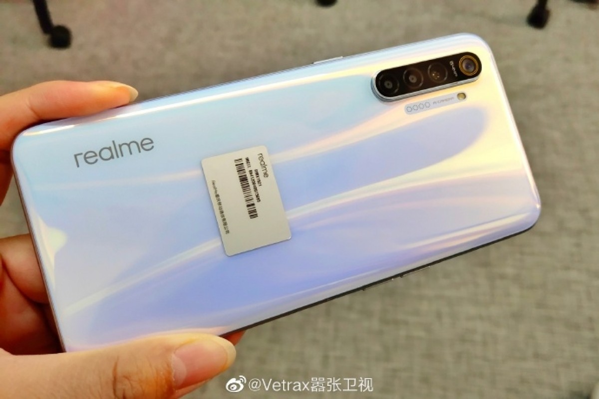 Realme XT xuất hiện trên tay người dùng ngay khi chưa được giới thiệu Realme XT xuất hiện trên tay người dùng ngay khi chưa được giới thiệu