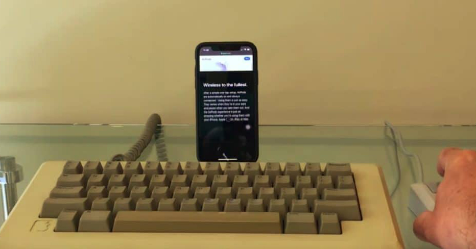Sẽ thế nào sử dụng iPhone X với một chiếc bàn phím Macintosh 1984