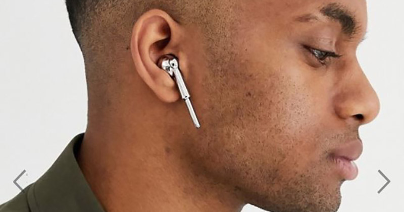 Hãng thời trang này bán AirPods "fake" trông rất sang chảnh, nhưng chỉ để "làm màu" theo đúng nghĩa đen
