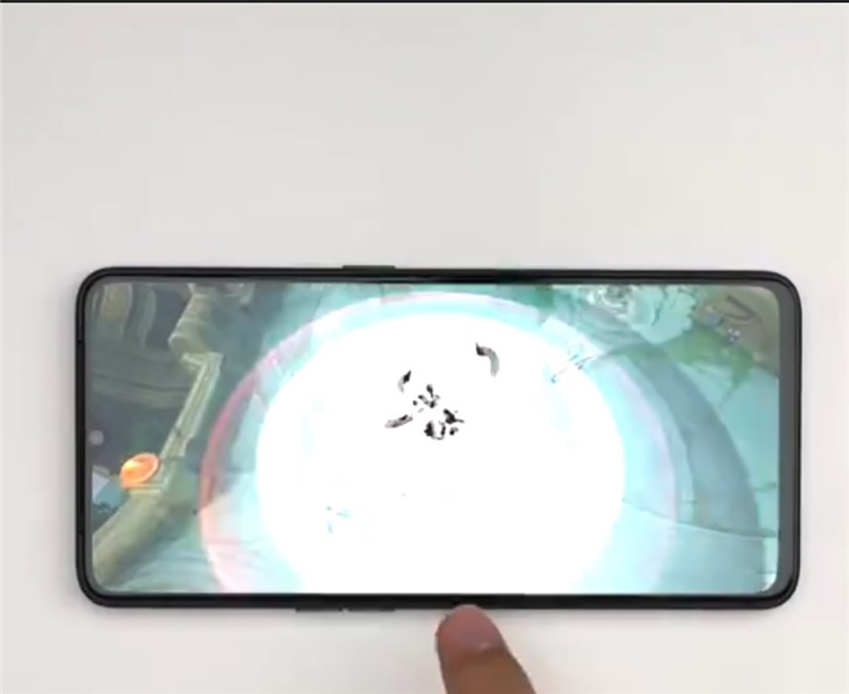 Chưa ra mắt, OPPO Reno Ace đã lộ diện ngoài đời thực với thiết kế không notch ấn tượng