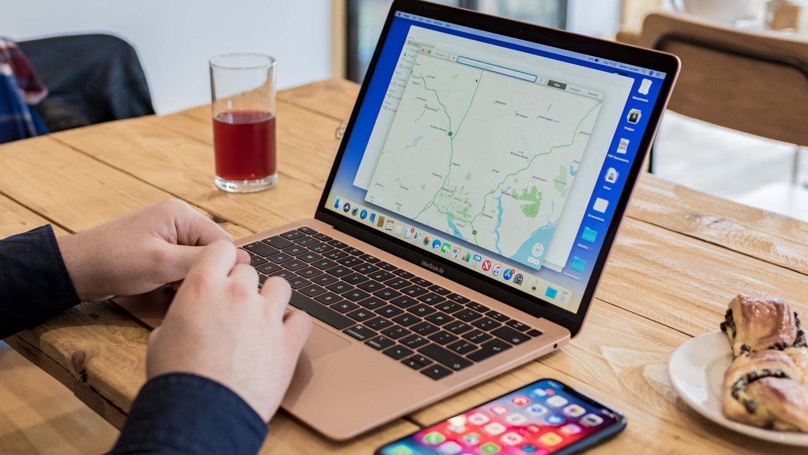 Không phải thương hiệu, hiệu năng hay bàn phím, tôi chọn Macbook vì thiết kế và màn hình