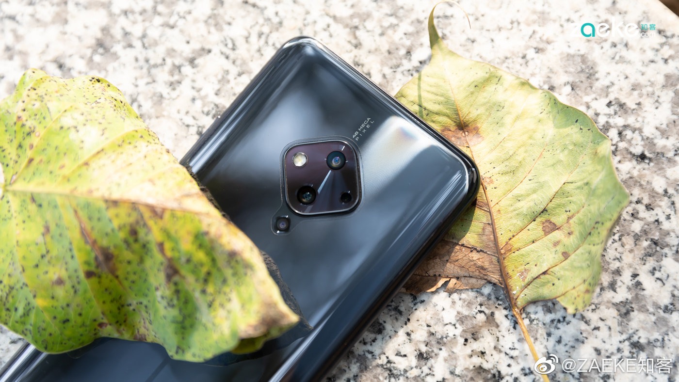 Cận cảnh Vivo S5: "Nốt ruồi" bé nhất thế giới, cụm camera hình kim cương, giá 8.9 triệu