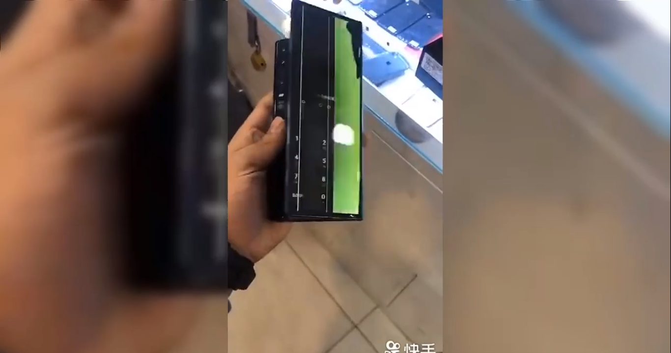 Đẹp mắt là vậy nhưng màn hình của Huawei Mate X bị nghi kém bền