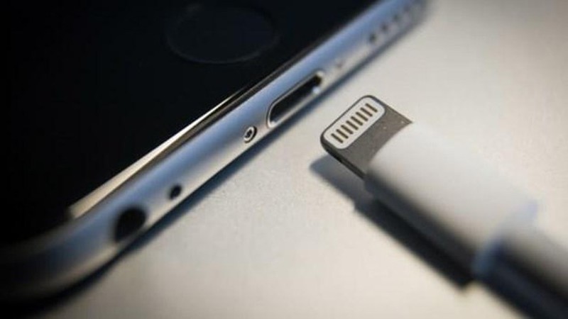 Cổng Lightning trên iPhone có thể được Apple loại bỏ, nhưng là do bị ép buộc