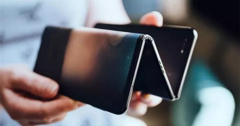 Đây là Galaxy Z, nguyên mẫu smartphone màn hình gập ba ấn tượng của Samsung