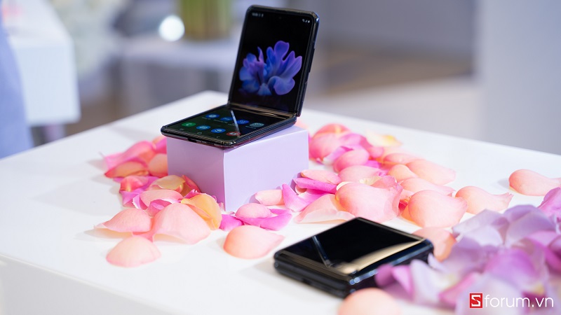 Galaxy Z Flip – Tuyệt tác định hình tương lai, nơi công nghệ và thời trang hòa hợp