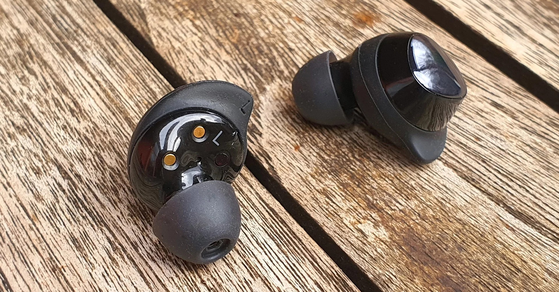 Galaxy Buds+ chỉ hỗ trợ kết nối đa thiết bị trên smartphone của Samsung