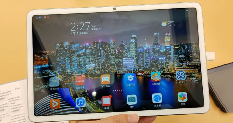 Thiết kế Huawei MatePad 10.4 được tiết lộ trong hình ảnh thực tế mới bị rò rỉ