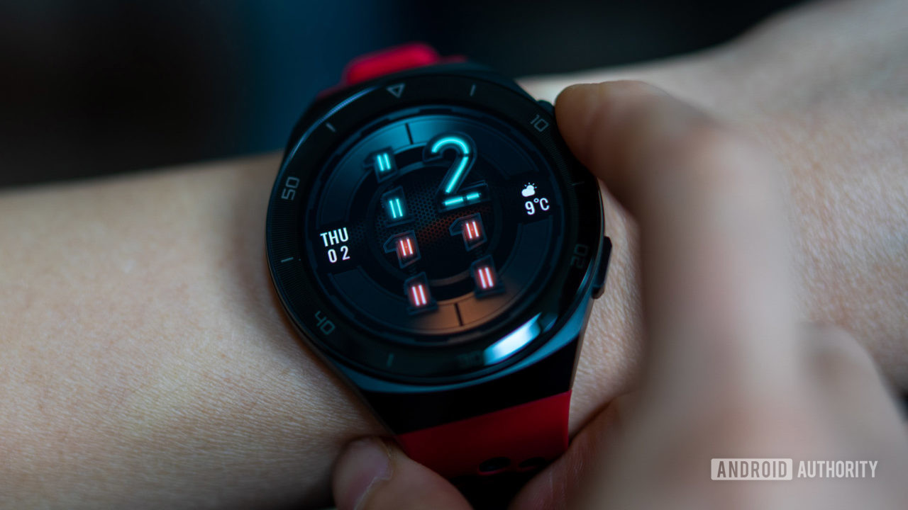 Trên tay và đánh giá Huawei Watch GT 2e: Thiết kế thể thao năng động, nhiều chế độ luyện tập, pin 14 ngày, giá 5 triệu đồng