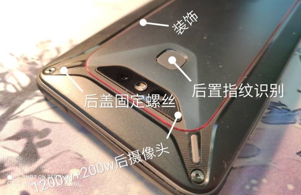 Bất ngờ xuất hiện nguyên mẫu Xiaomi Comet chưa ra mắt, thiết kế giống với Black Shark