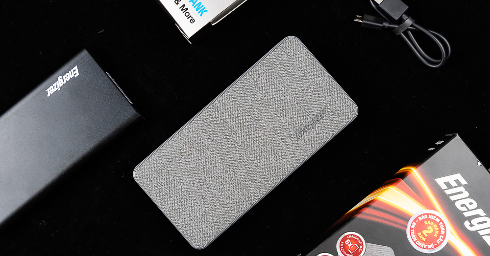 Trên tay pin dự phòng Energizer UE20043: Dung lượng 20,000 mAh, vỏ vải Fabric xịn sò