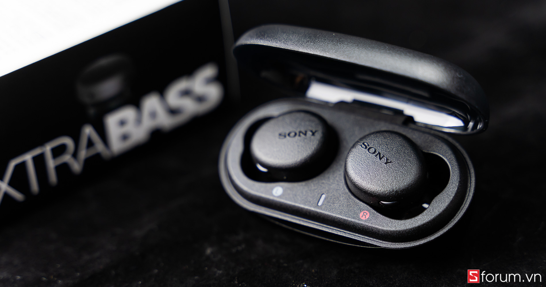 Trên tay Sony WF-XB700: TWS Extra Bass đầu tiên, chất âm mạnh mẽ, IPX4, 9 giờ nghe liên tục, giá 2,990,000 VNĐ