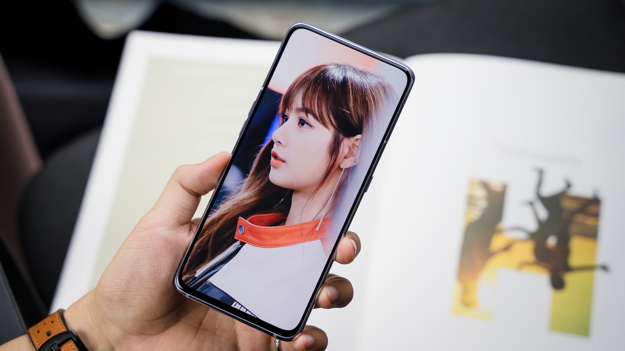 Chiếc smartphone tầm trung với camera lật độc đáo Samsung Galaxy A80 giảm giá quá ngon, lên tới 50%