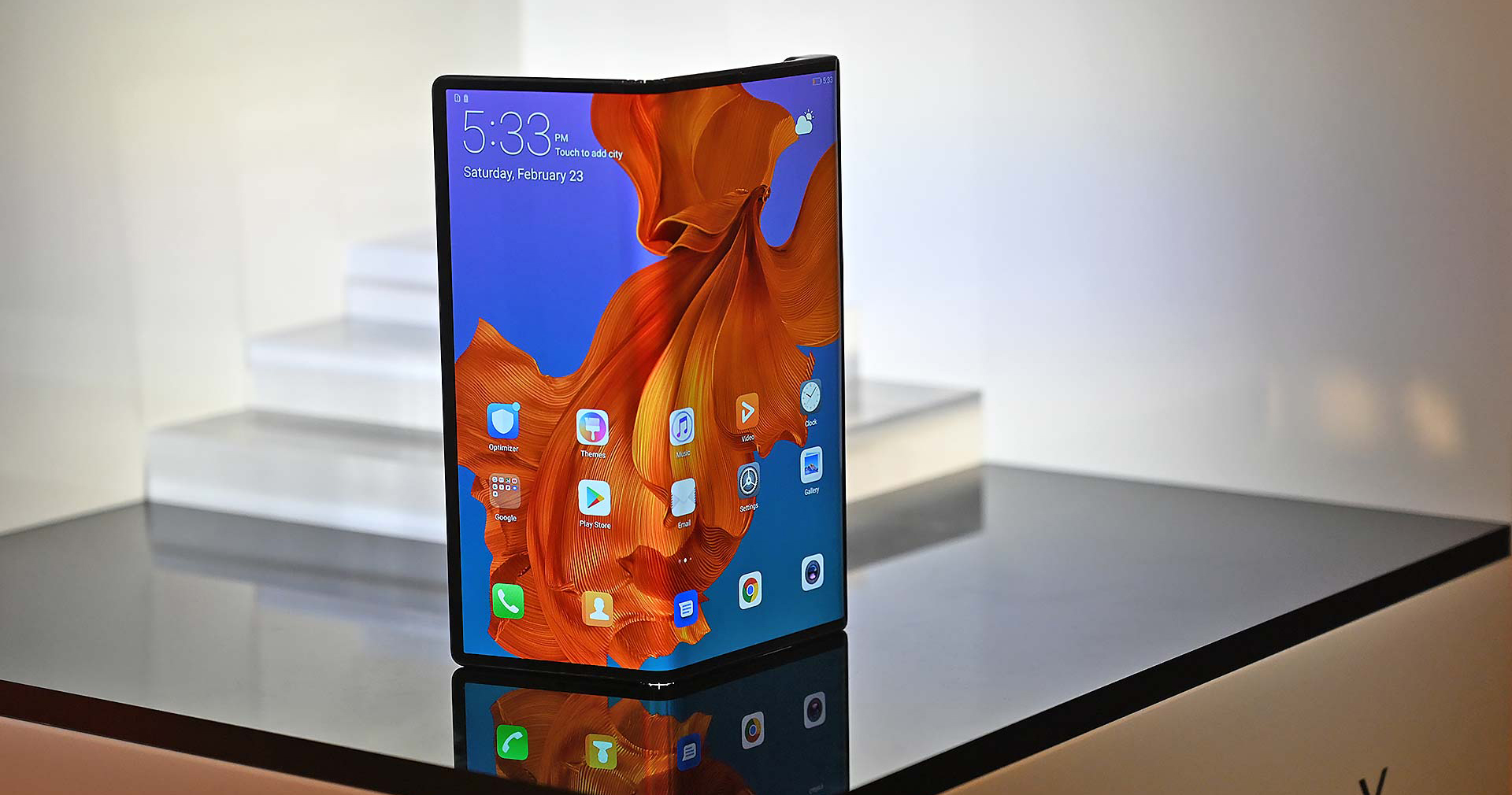 Smartphone màn hình gập tiếp theo của Huawei sẽ có tên là Mate V?