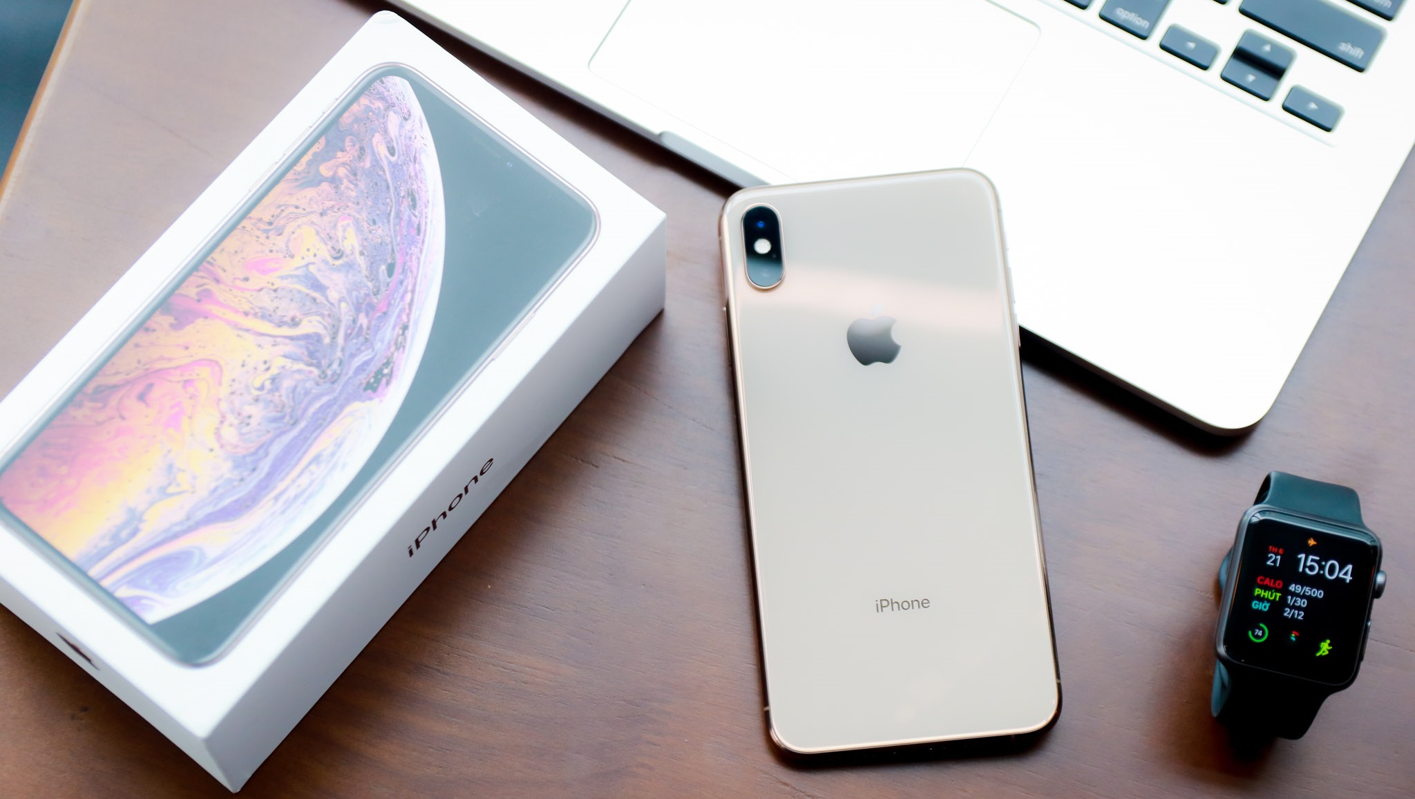iPhone XS chính hãng VN/A đang có giá cực tốt tại CellphoneS, giảm tới 4.5 triệu đồng