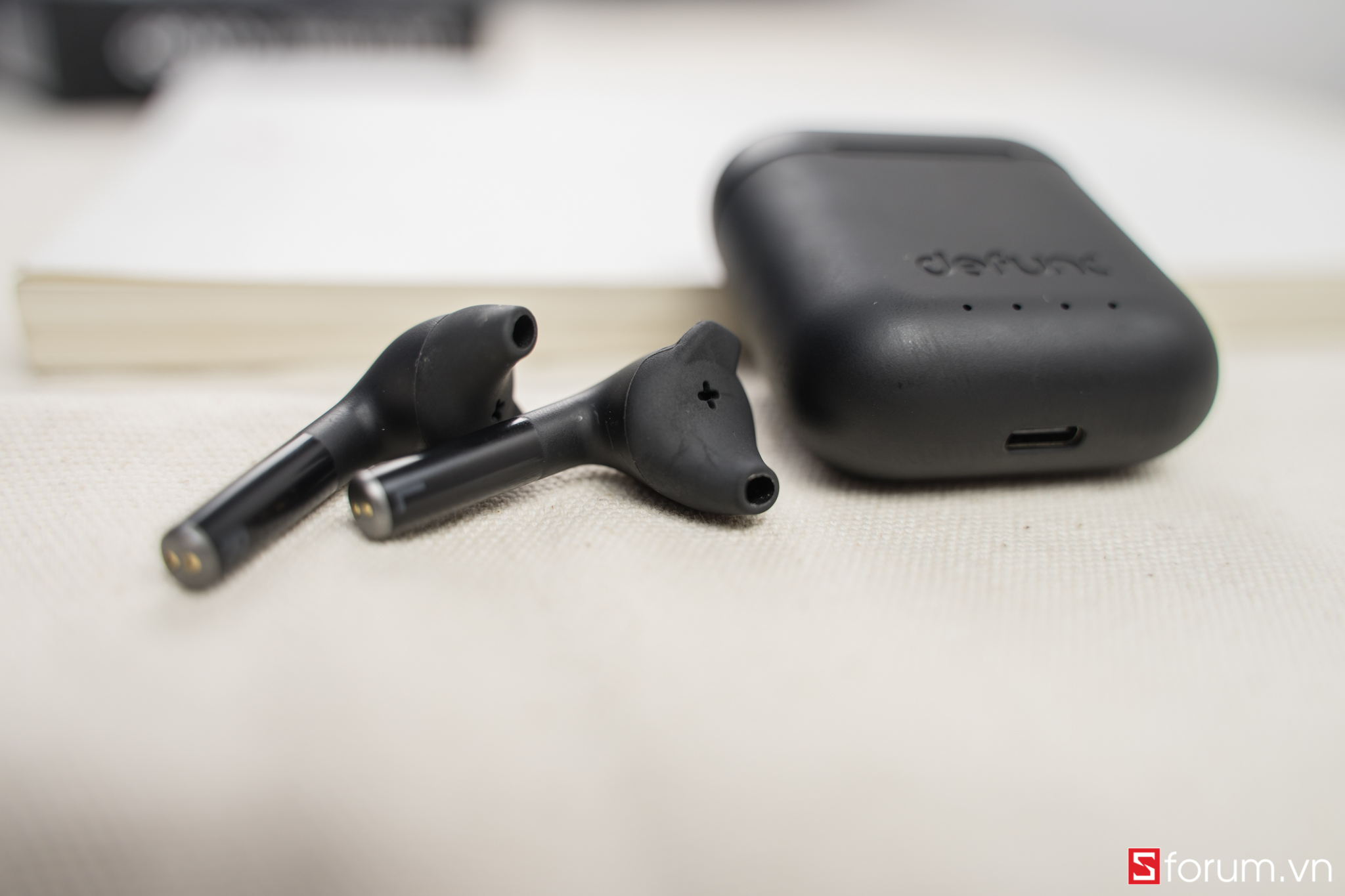 Mở hộp Defunc True Go Slim: "Đứa em nhỏ" tài năng của Defunc True Go