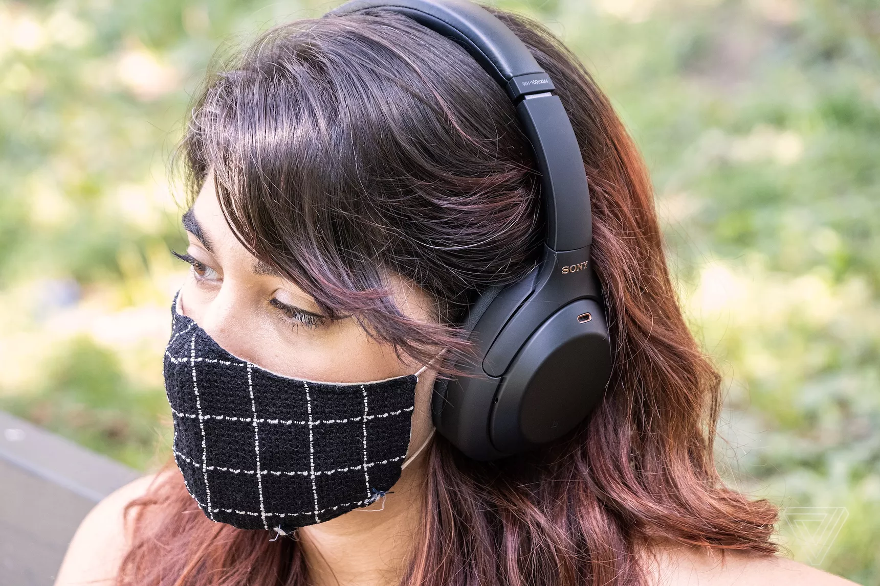 Đánh giá tai nghe Sony WH-1000XM4: Nhiều tính năng thông minh mới, nhưng nâng cấp âm thanh không đáng kể