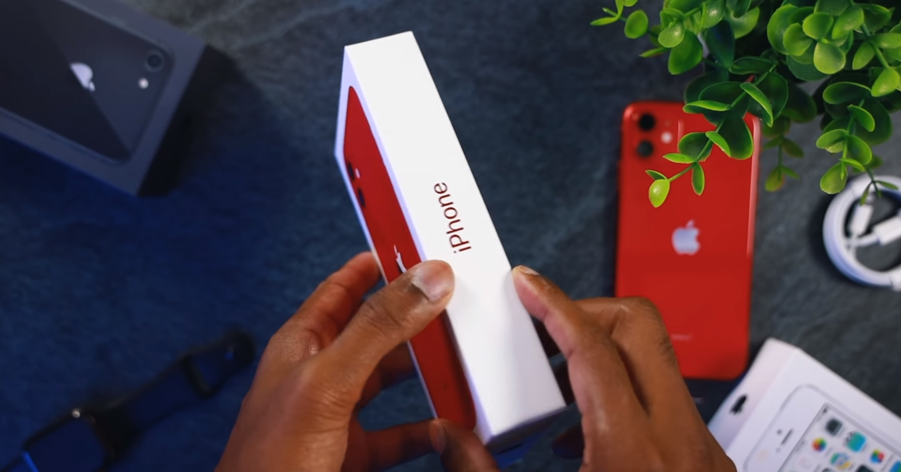 Cận cảnh hộp iPhone "bảo vệ môi trường" mới: không sạc, không tai nghe, thậm chí còn bị cắt giảm 1 thứ nữa ít người để ý