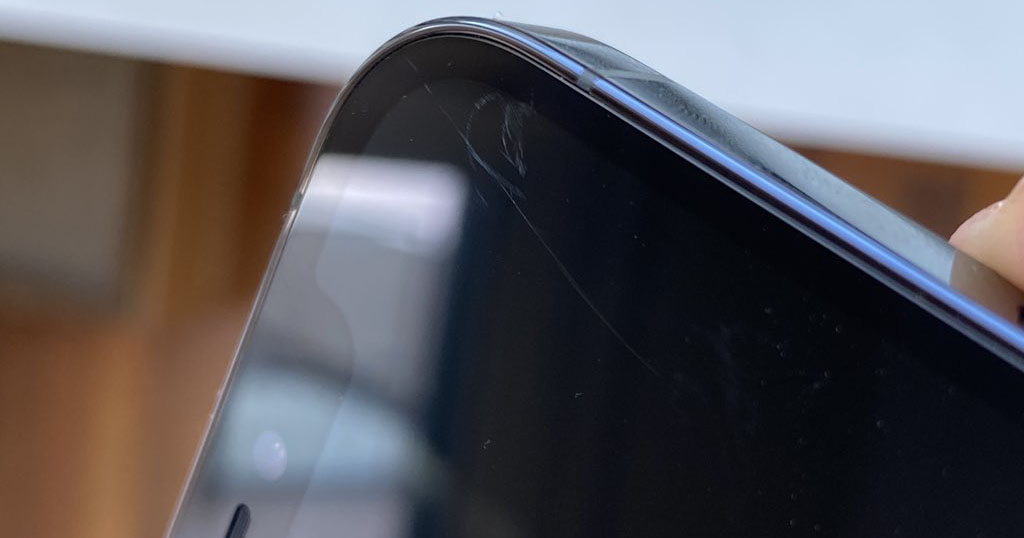Một số người dùng phàn nàn màn hình iPhone 12 và iPhone 12 Pro dễ bị trầy xước