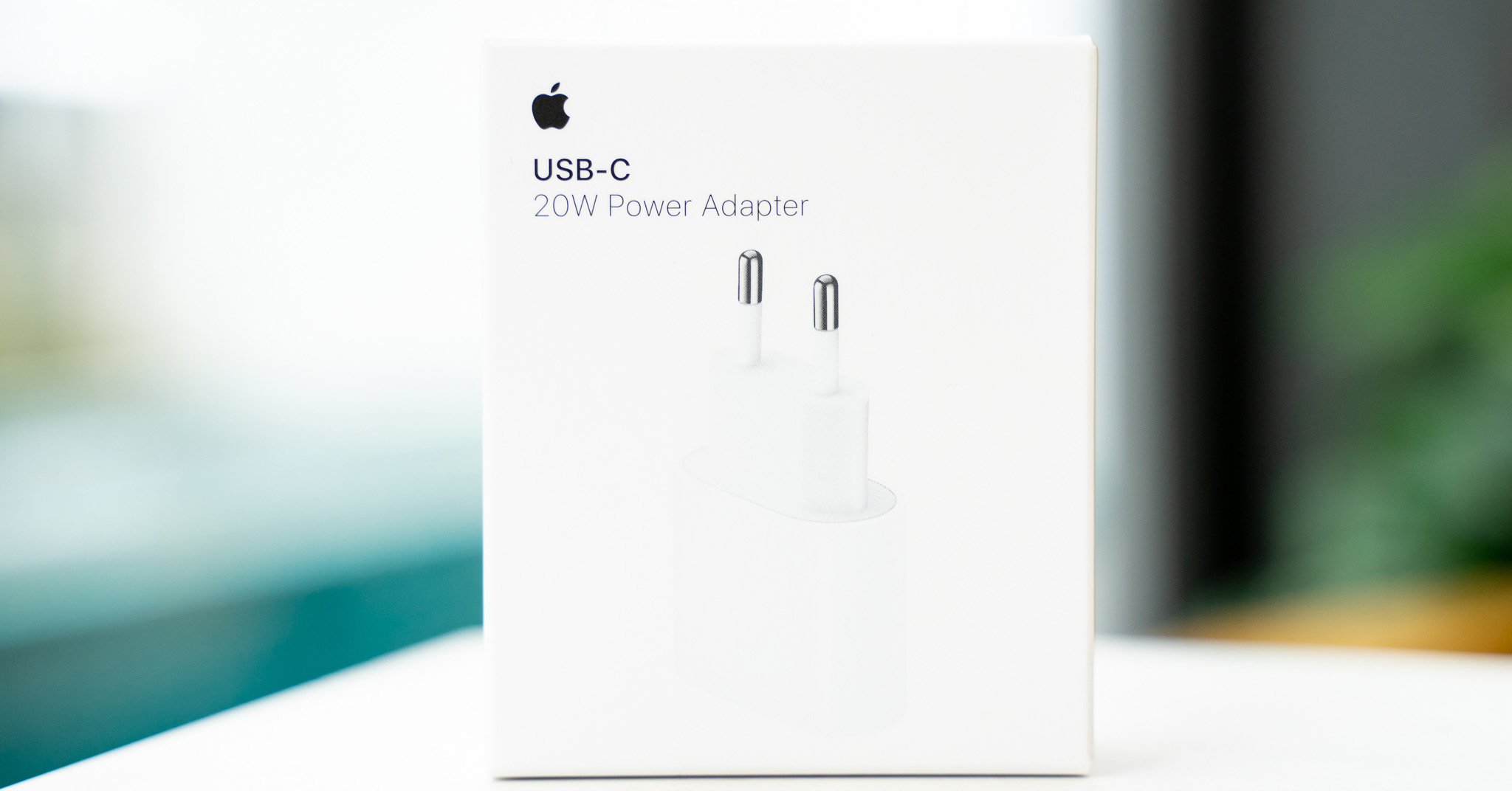 Nếu may mắn, bạn sẽ mua được iPad Pro đi kèm củ sạc 20W mới