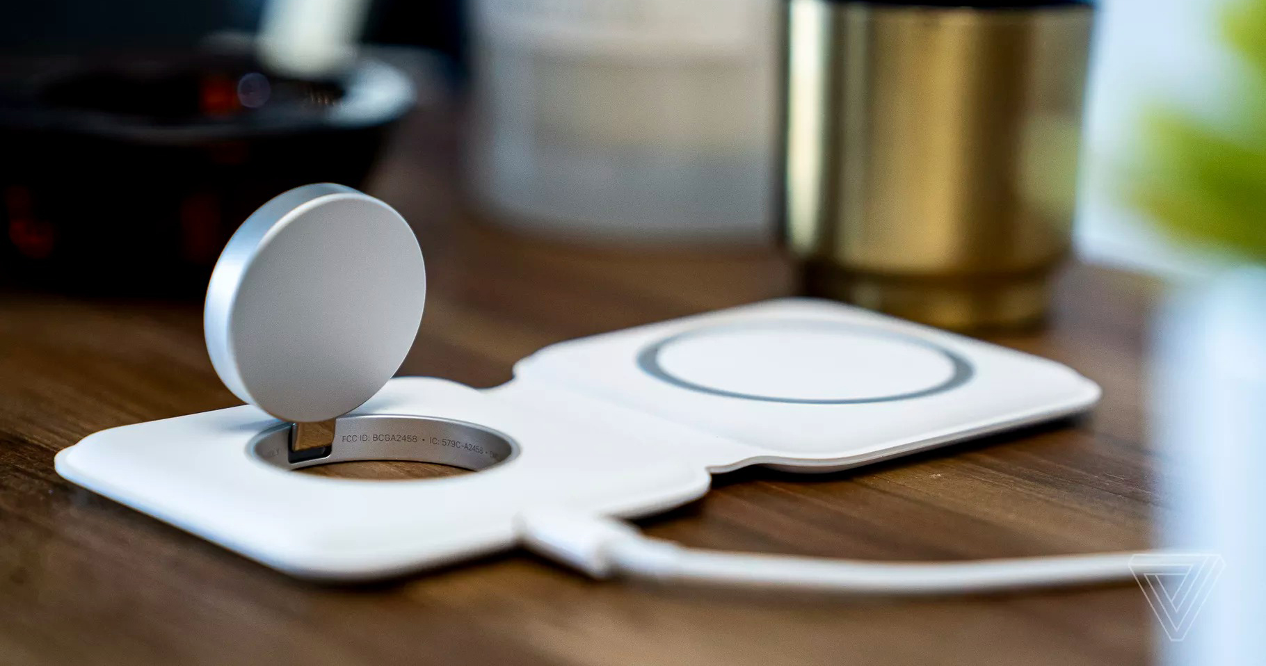 Giá gấp 3 nhưng MagSafe Duo lại sạc chậm hơn cả phiên bản MagSafe tiêu chuẩn
