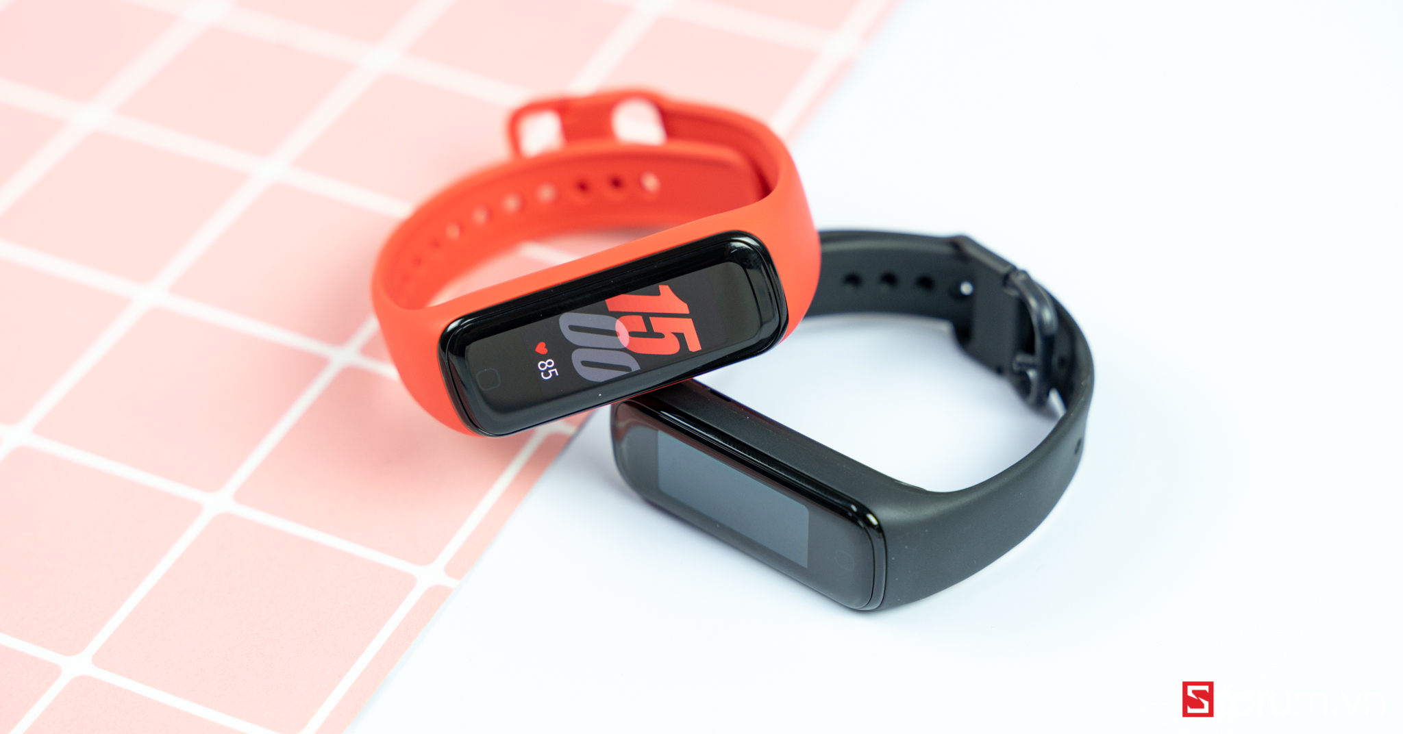 [Video] Mở hộp. và trên tay nhanh Gear FIT2: Thiết kế trẻ trung, dễ thương, giá hấp dẫn